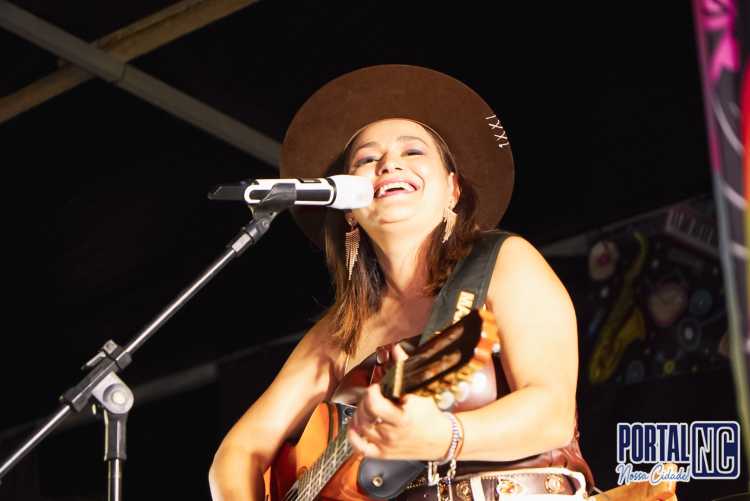 Amanda Maranho e Banda animam noite do Circuito Pompeia 98 anos