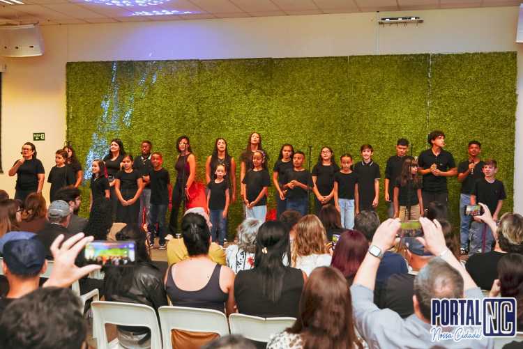 2º Cantarolando encanta público com apresentações de alunos em Pompeia