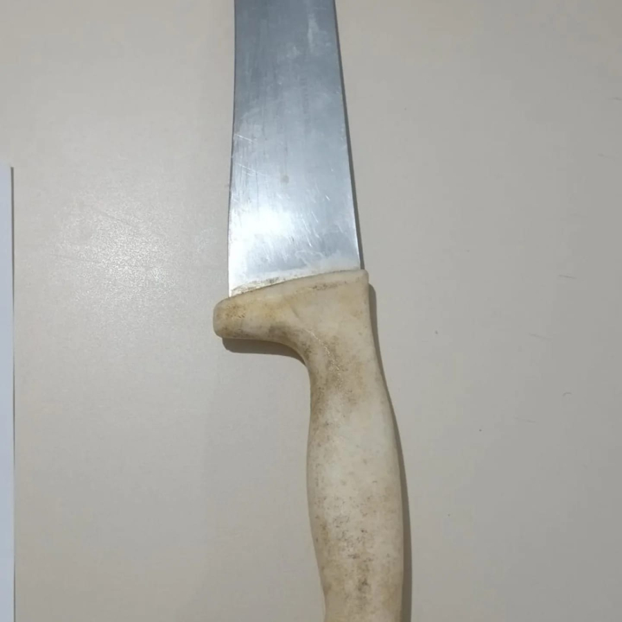 Homem é preso em flagrante após agredir companheira e ameaçar com faca em Echaporã