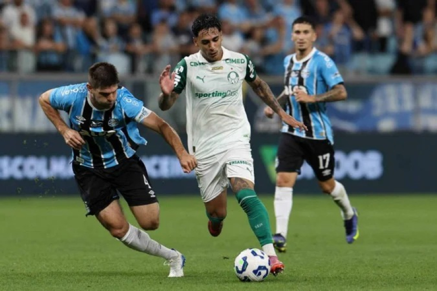 Grêmio vence o Palmeiras, e Flamengo fica a uma vitória do título brasileiro
