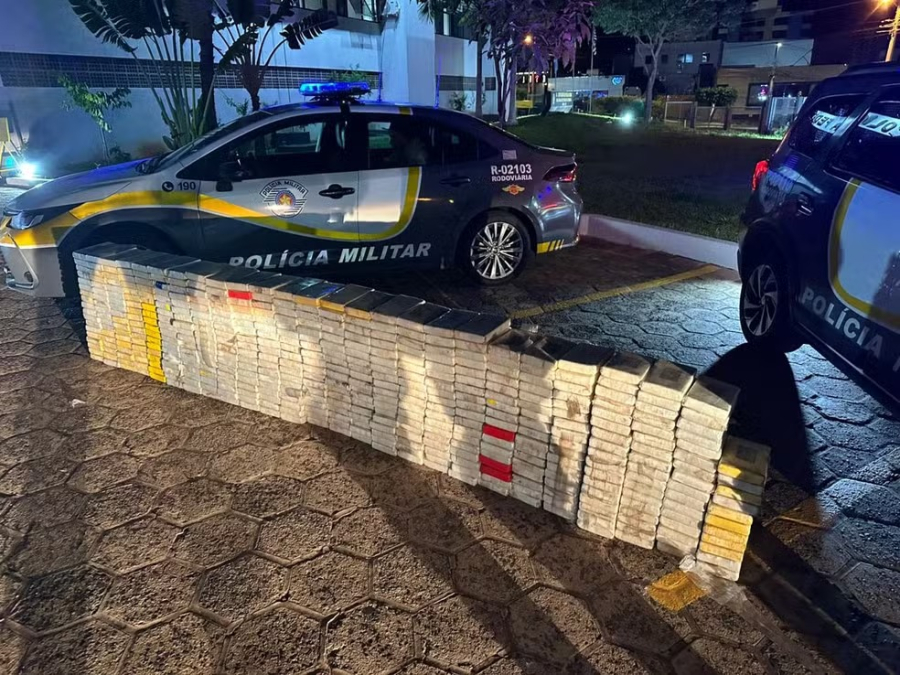 Polícia Rodoviária apreende 539 kg de cocaína escondidos em carga de extrato de tomate