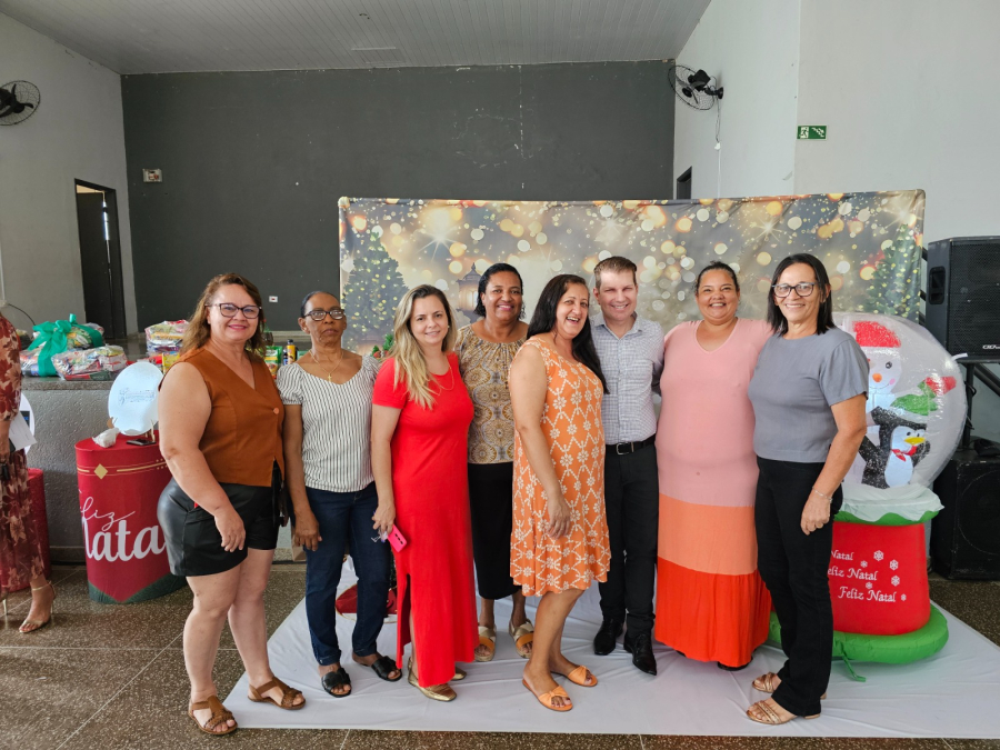Quintana concede 15º tíquete alimentação e entrega Cestas de Natal aos servidores