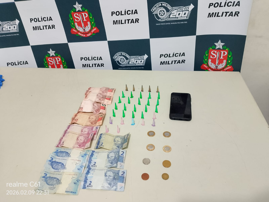 Mulher é presa por tráfico de drogas no bairro Tufic Baracat, em Pompeia