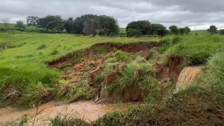 Prefeitura de Lins suspende aulas em cinco escolas por risco de rompimento de barragem