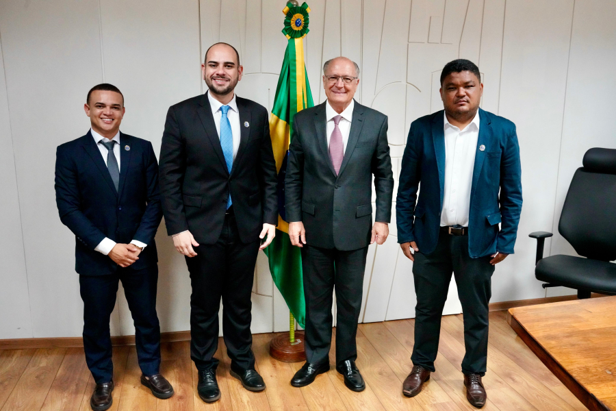 Prefeito de Pompeia se reúne com Alckmin em Brasília e busca máquinas e moradias para o município