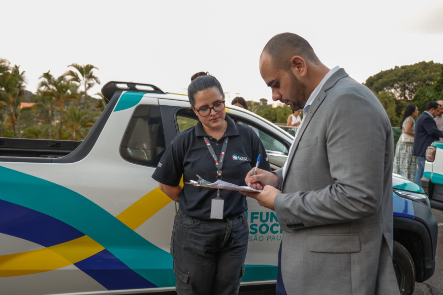 Pompeia recebe veículo do Fundo Social de SP para ampliar atendimento às famílias