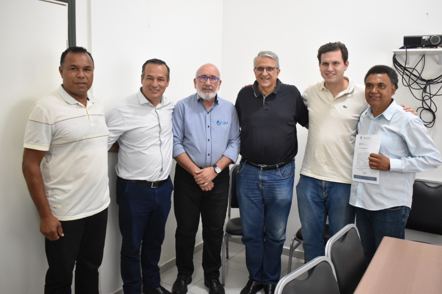 Vanderlei Ribeiro acompanha lideranças e anuncia R$ 200 mil para a Santa Casa de Pompeia