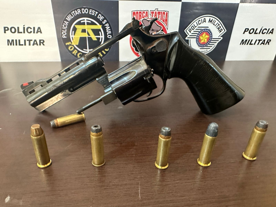 Dois são presos por porte ilegal de arma no Centro de Herculândia