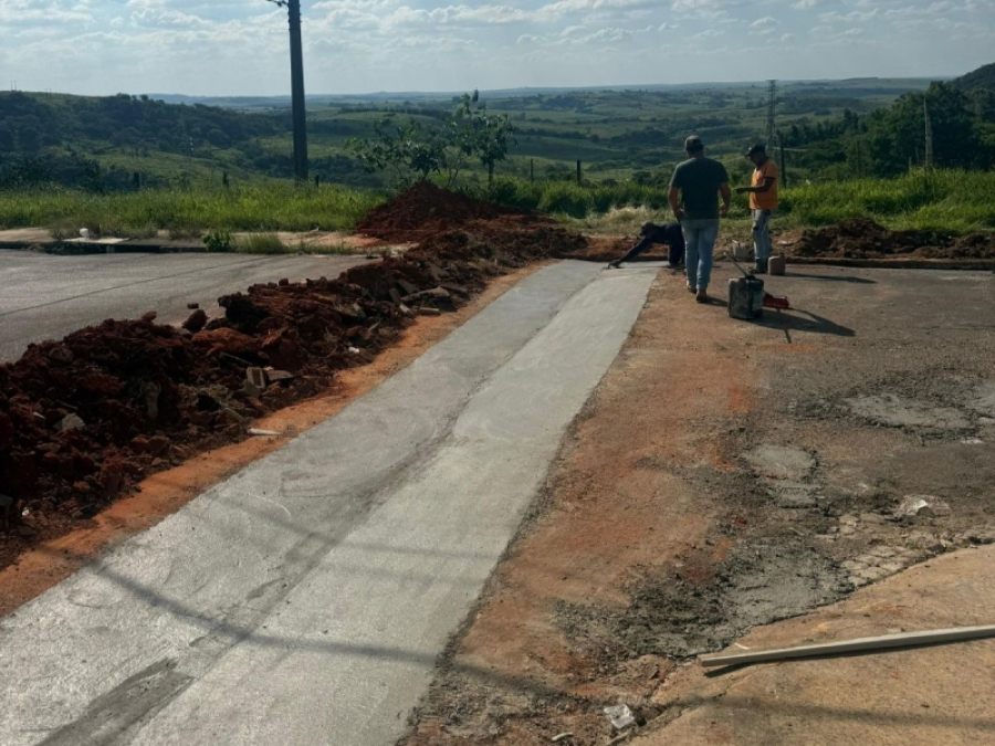 Prefeitura realiza obra de drenagem no Jardim América para preservar asfalto em Pompeia