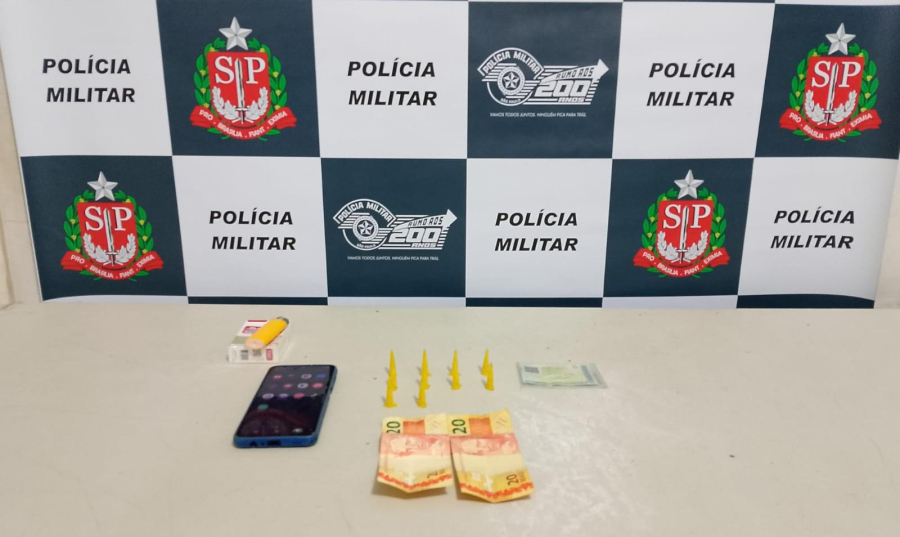 Polícia Militar prende jovem por tráfico de drogas no Jardim Primavera, em Pompeia