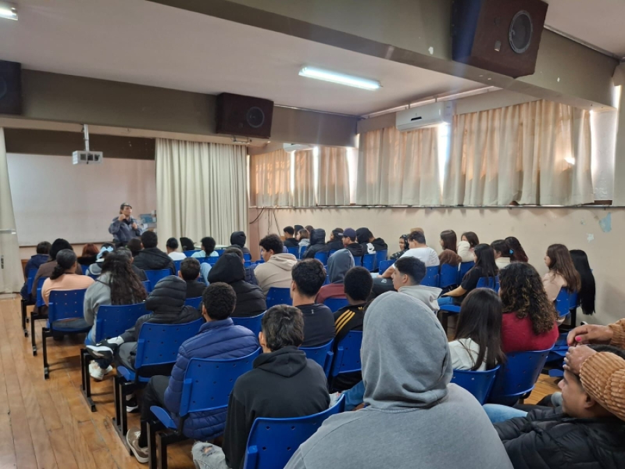 Palestra em Pompeia reforça combate à violência doméstica e importância da denúncia