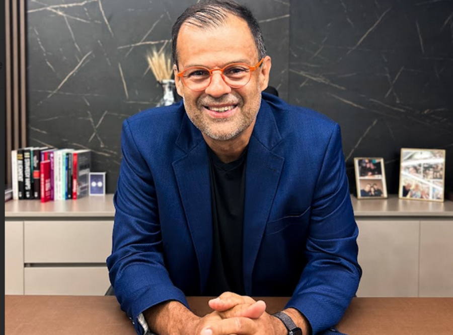 Mercado exige aprendizado contínuo e habilidades práticas além do diploma, aponta especialista