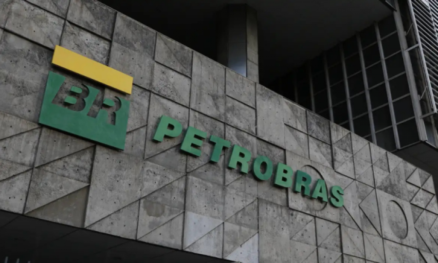 Petrobras reduz preço do diesel a partir desta segunda-feira e valor para distribuidoras cai para R$ 3,30