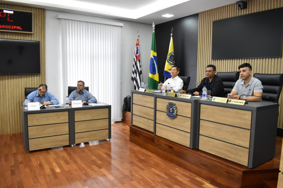 Câmara de Pompeia debate melhorias na iluminação pública e serviços da CPFL