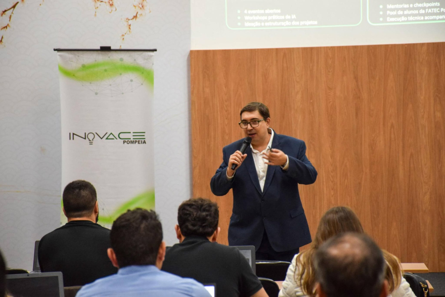 Evento sobre Inteligência Artificial reúne empresários e estudantes em Pompeia