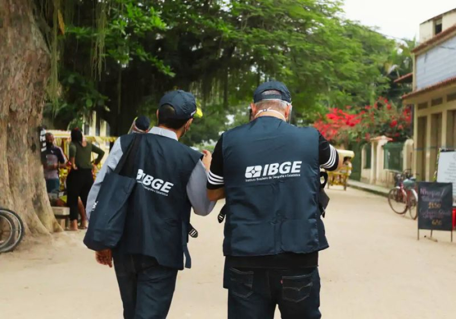 IBGE abre mais de 8 mil vagas para nível médio com salários de até R$ 4 mil; inscrições já estão abertas