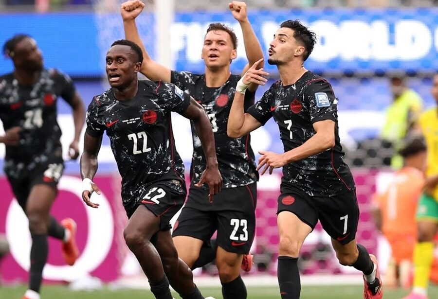 Canadá vence a África do Sul nos acréscimos e avança às oitavas da Copa do Mundo