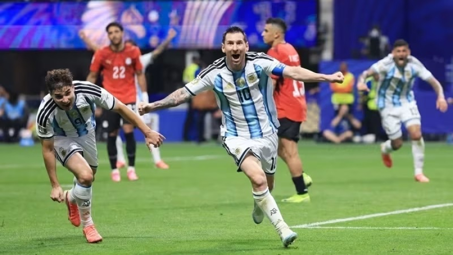 Argentina busca virada histórica sobre o Egito, Messi decide e classificação às quartas emociona torcedores