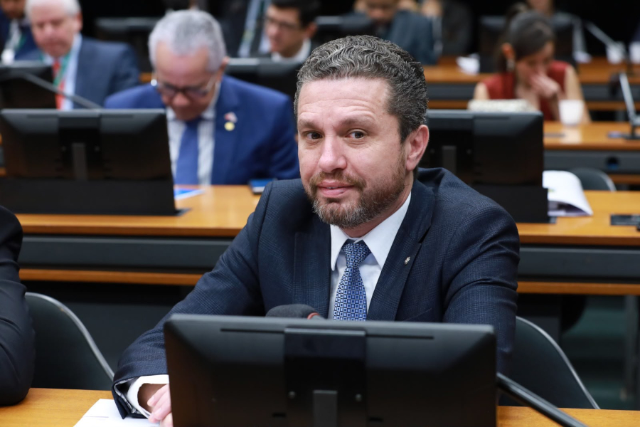 Fausto Pinato amplia ações em defesa das pessoas com autismo com investimentos e projeto de lei