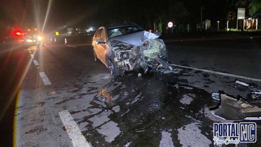 Colisão entre carro e carreta deixa motorista ferido na SP-294, em Herculândia