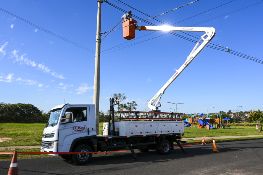 Prefeitura de Pompeia intensifica manutenção da iluminação pública em bairros da cidade