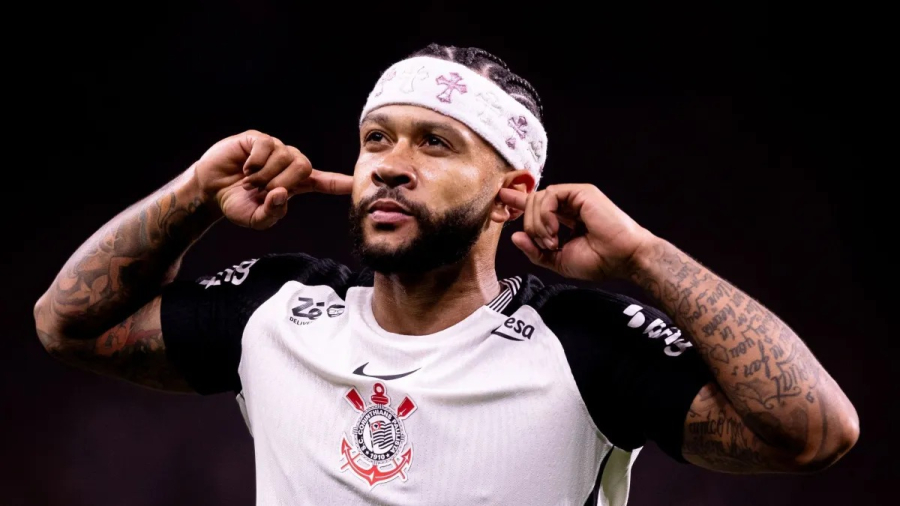 Corinthians e Memphis Depay ajustam últimos detalhes, mas exigências do atacante travam renovação