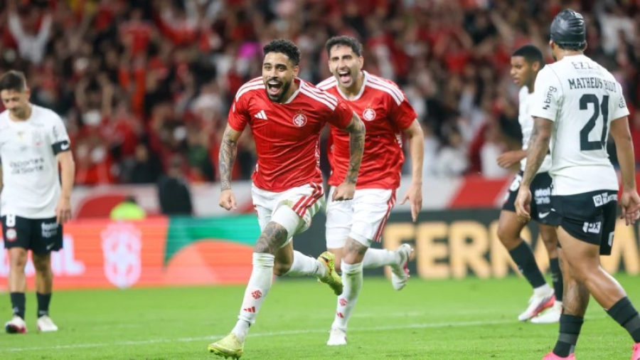 Corinthians perde para o Internacional no Beira-Rio e terá missão difícil para seguir na Copa do Brasil