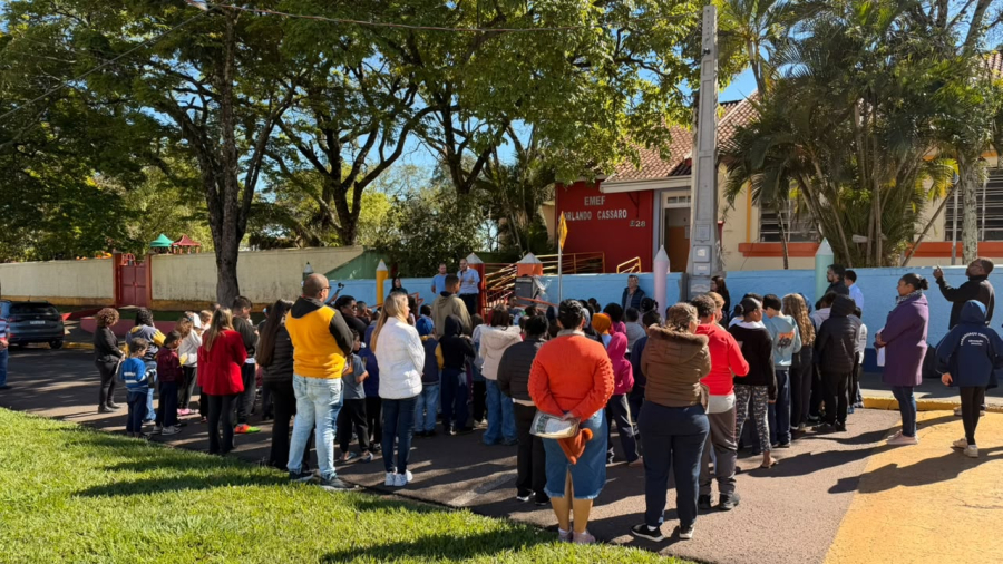 Hino de Paulópolis é apresentado em momento cívico na EMEF Orlando Cassaro
