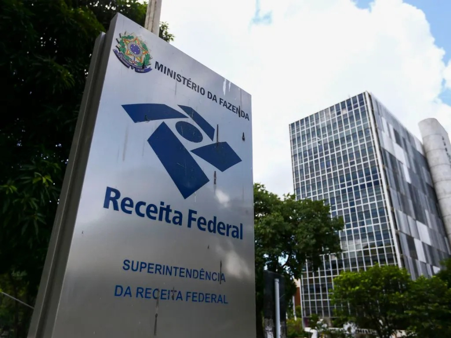 Simples Nacional: empresas têm até quarta-feira (30) para escolher como recolher IBS e CBS