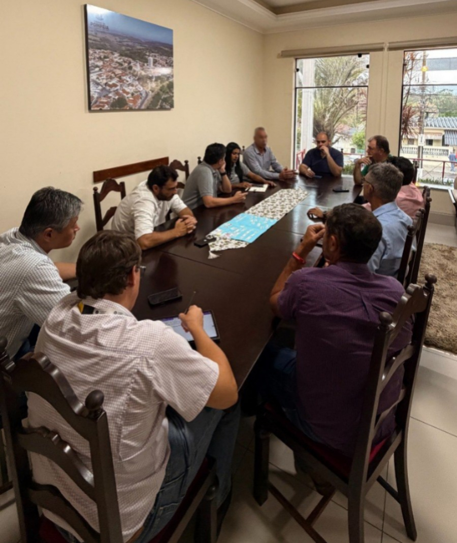 Pompeia reúne produtores e Clealco para discutir aumento de moscas na zona rural