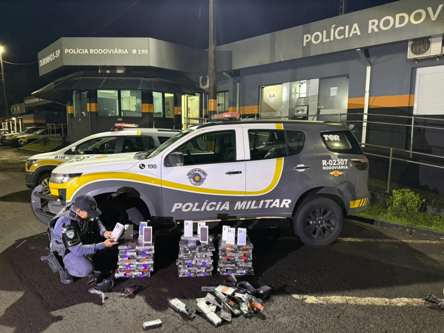 TOR apreende 342 iPhones escondidos em fundo falso de caminhão em Santa Cruz do Rio Pardo