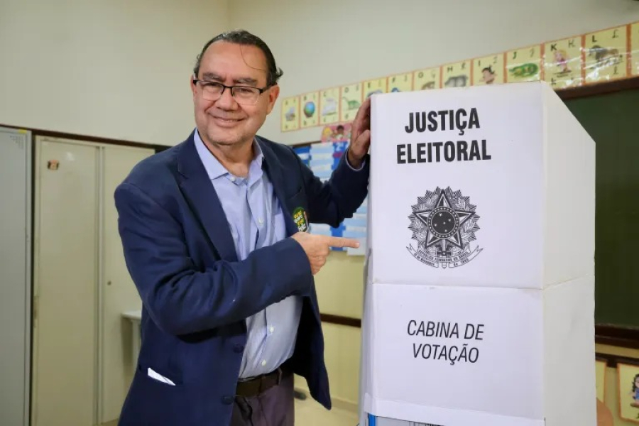 Augusto Cury declara apoio a Flávio Bolsonaro no 2º turno e cobra compromisso com propostas