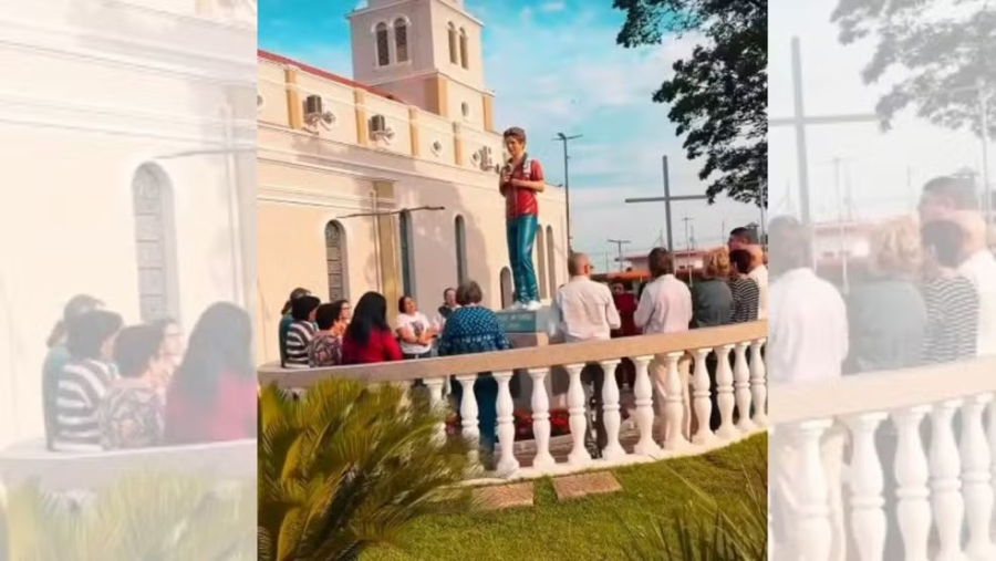 Estátua de 2 metros de São Carlo Acutis atrai fiéis e marca celebração em Pompeia